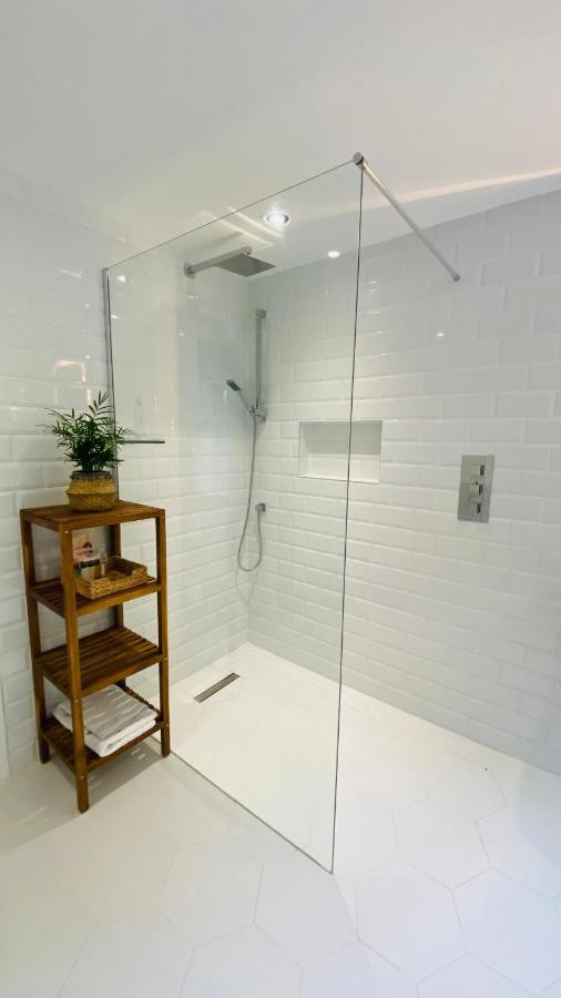 Gordy Hall -Sea Facing Welsh Cottage With Stunning Views بينداين المظهر الخارجي الصورة