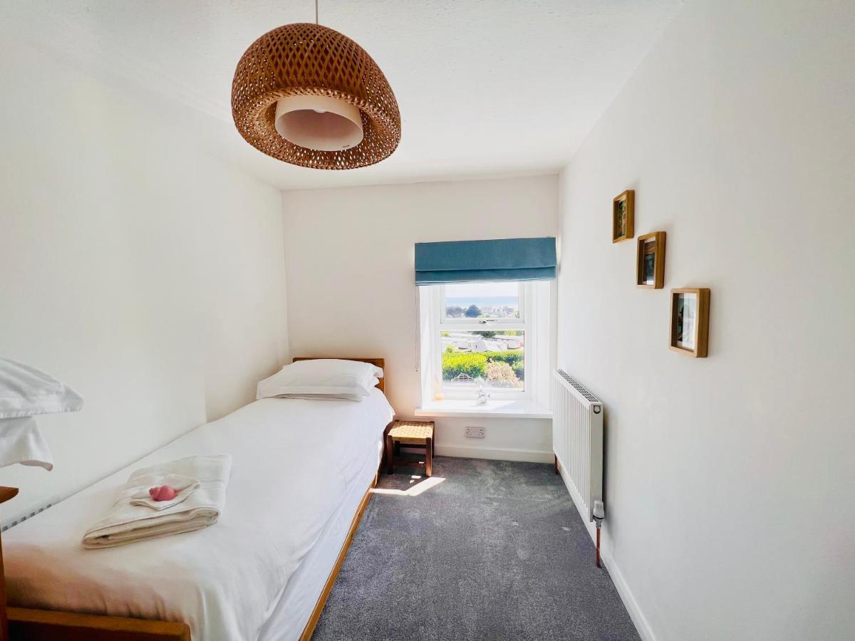 Gordy Hall -Sea Facing Welsh Cottage With Stunning Views بينداين المظهر الخارجي الصورة
